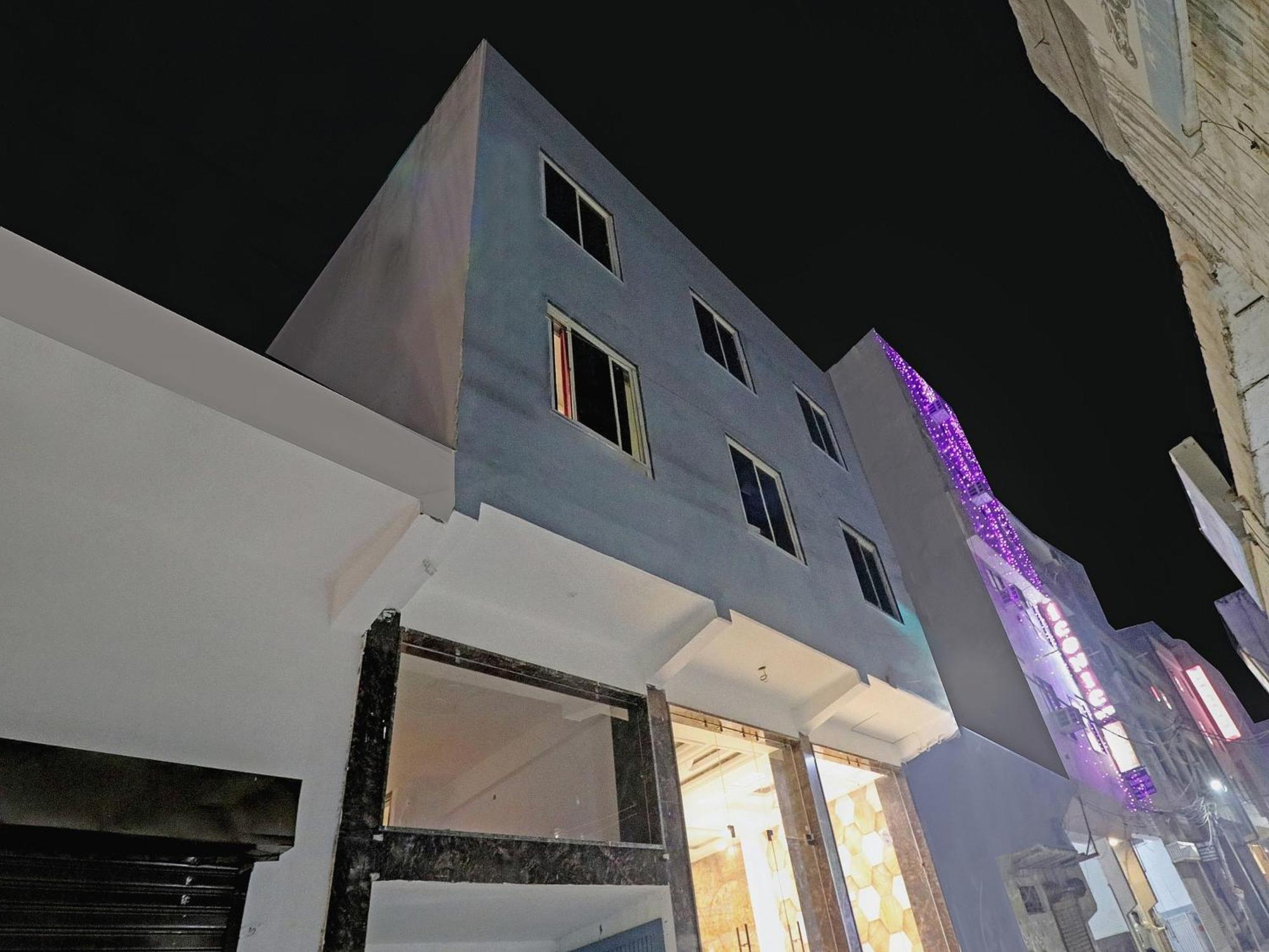 Townhouse Tark Inn Нью-Делі Екстер'єр фото