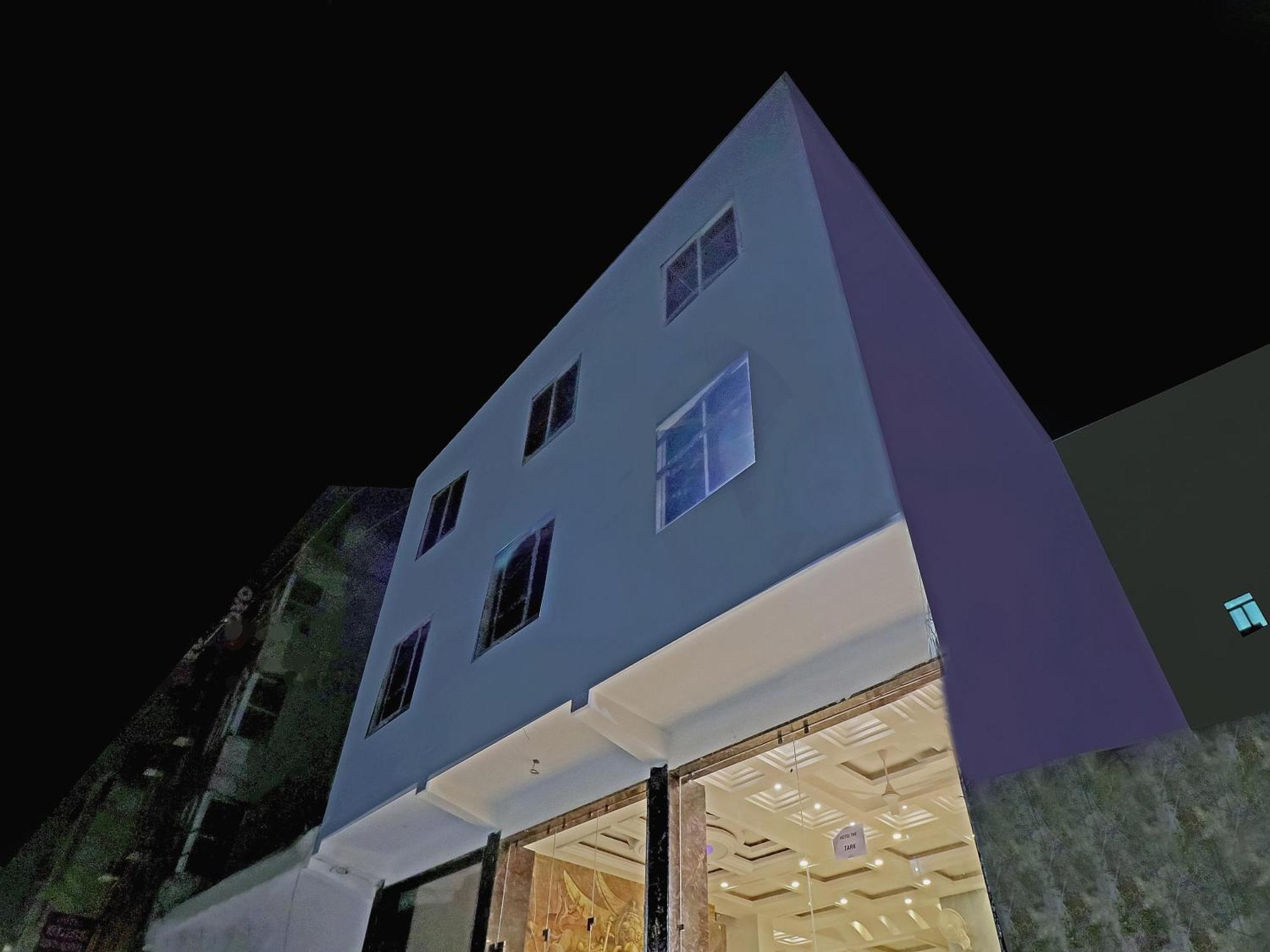 Townhouse Tark Inn Нью-Делі Екстер'єр фото